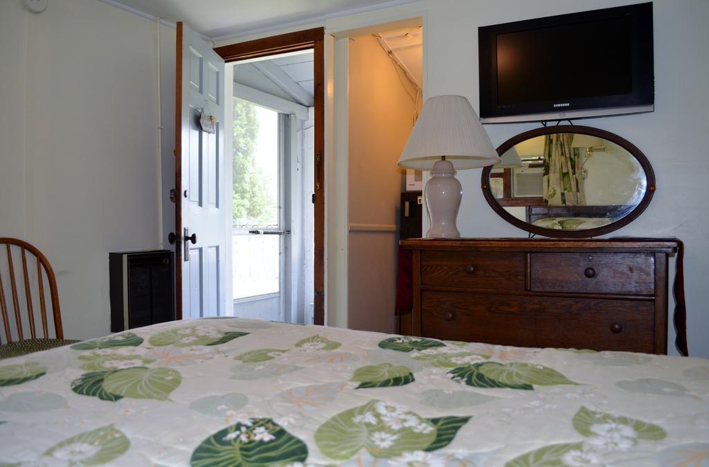 Chamber Lane Motel Round Lake Room photo